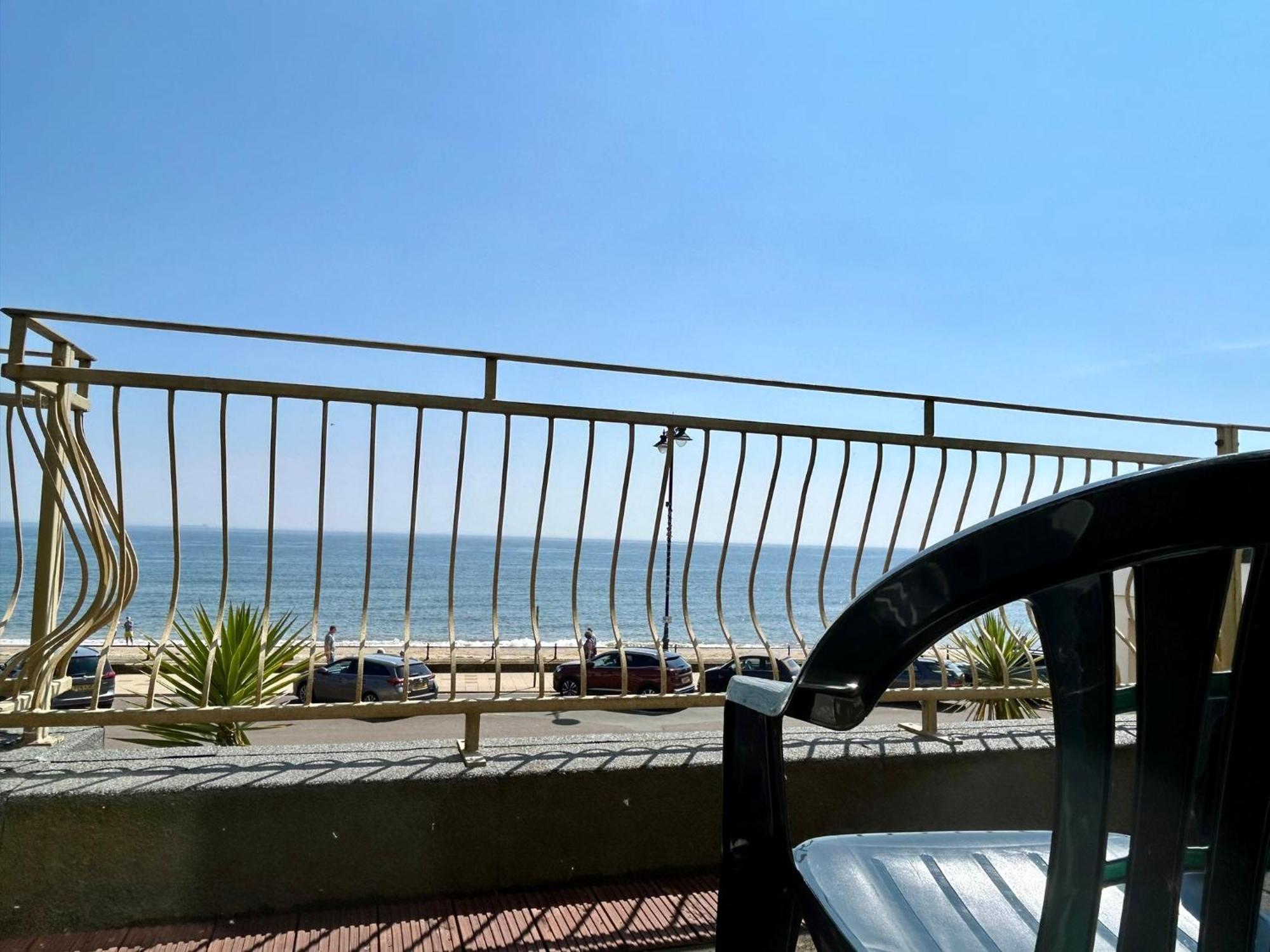 Bay View - Seafront, Sandown - Free Car Ferry For Bookings Of 3 Or More Nights, Subject To Availability Экстерьер фото
