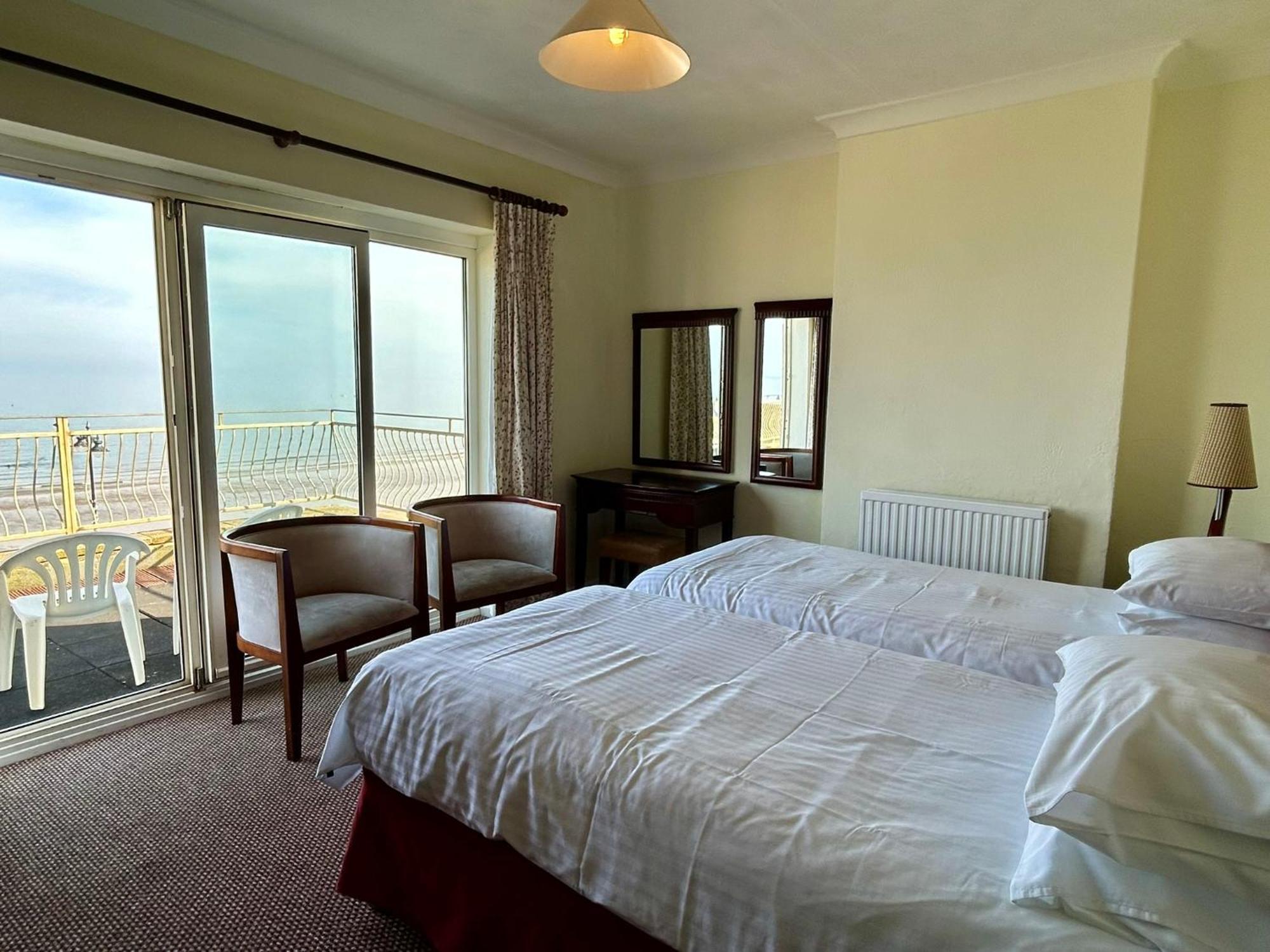 Bay View - Seafront, Sandown - Free Car Ferry For Bookings Of 3 Or More Nights, Subject To Availability Экстерьер фото